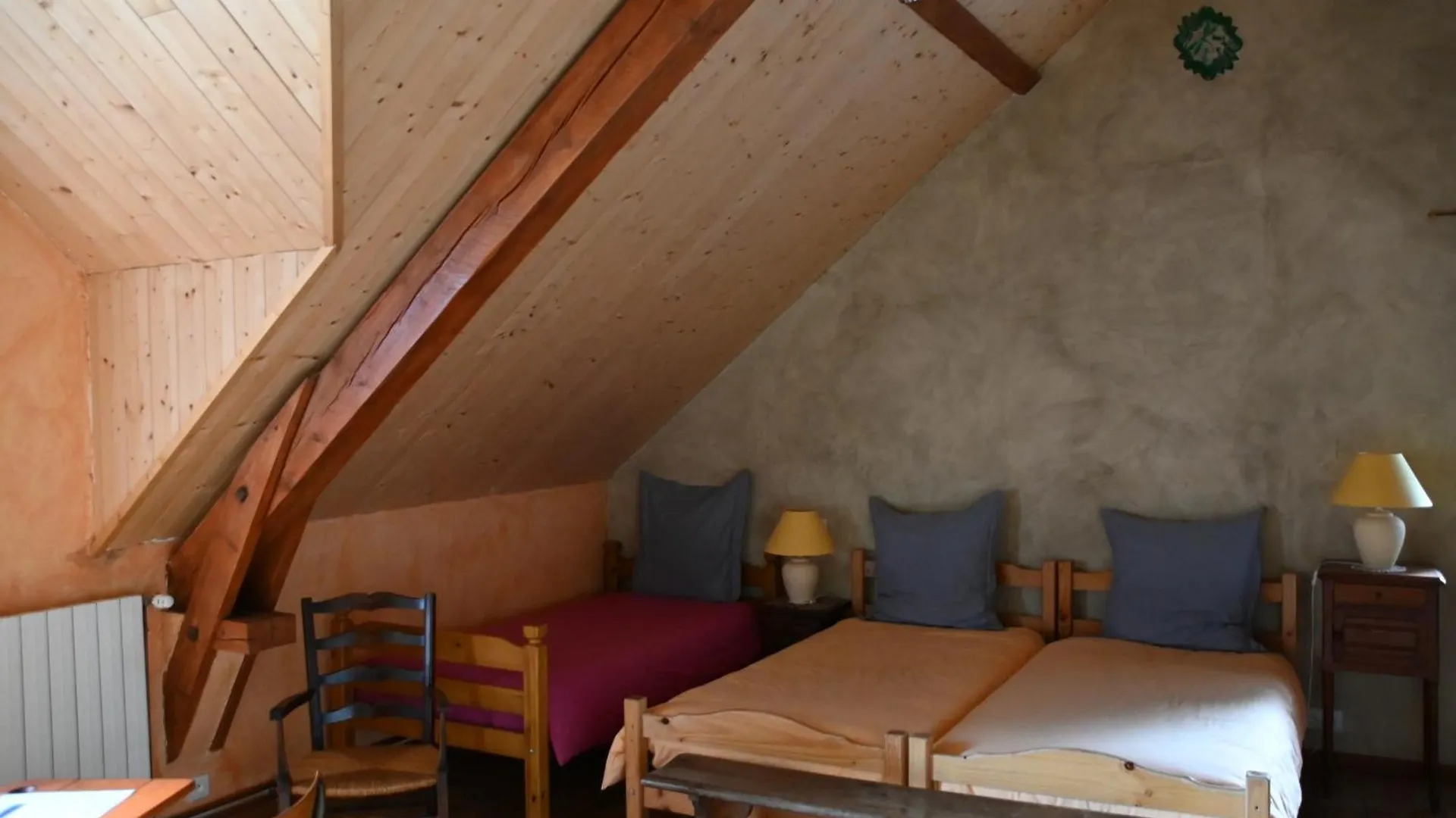 Le Deyran Bed & Breakfast Egliseneuve-d'Entraigues 0*,  France
